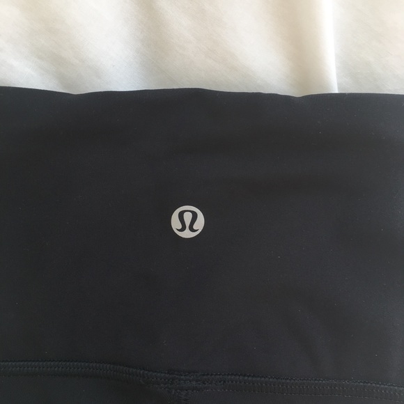 Lululemon black body con tight leggings - Picture 4 of 5